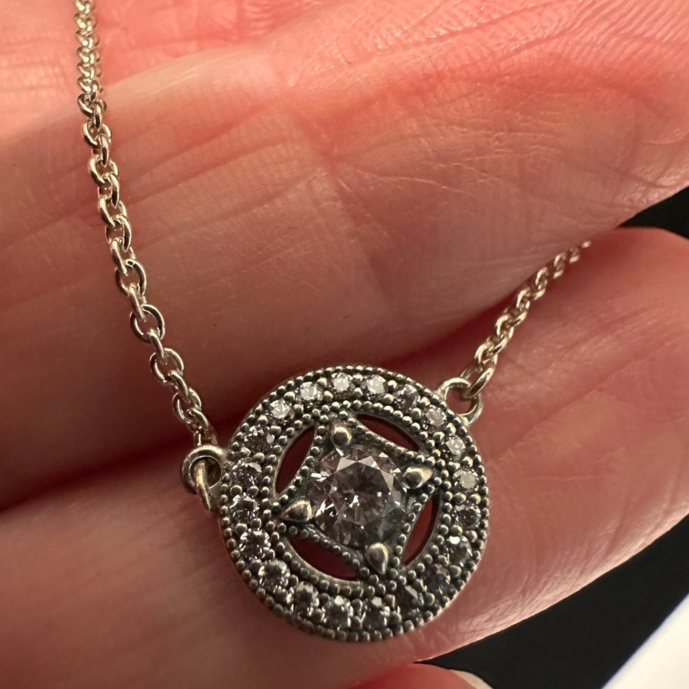 Pandora sterling silver vintage allure necklace
